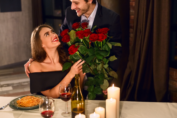Read more about the article 7 Signs That He Totally Adores You (And 5 Signs He’s A KEEPER)